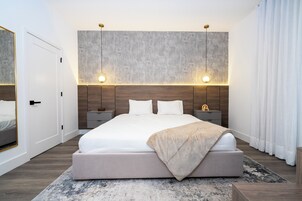 Cortinas blackout, tabla de planchar con plancha y wifi gratis 