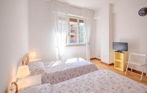 2 habitaciones, tabla de planchar con plancha y wifi gratis 