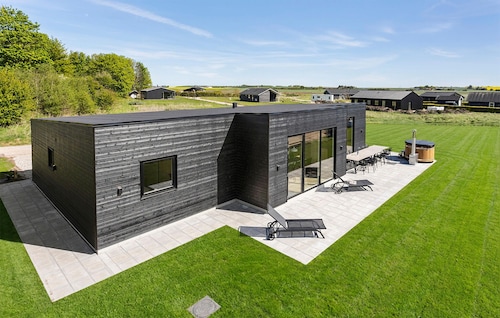 Awesome home in Grenaa with sauna