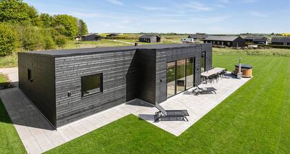 Awesome home in Grenaa with sauna
