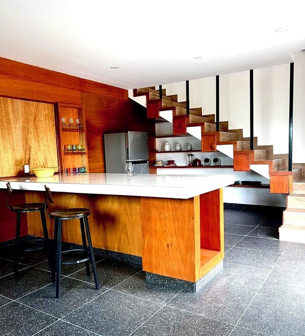 Microwave, oven, coffee/tea maker, toaster