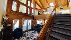 Interior - Catch'em AK - Kenai Lodge (Soldotna)