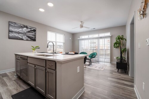 Cozy Whitestown 2BR Sunset Haven