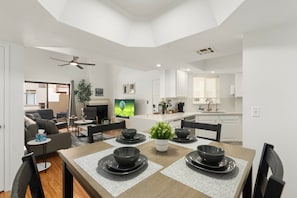 Dining - Mid-Century Modern/Private Balconies/Two-story/Pool view (Scottsdale)