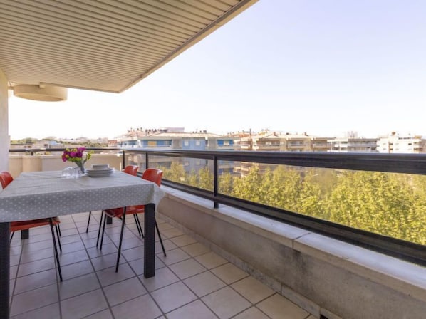Maison, 3 chambres, terrasse | Restauration en plein air