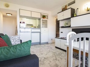 Talo, 3 makuuhuonetta, terassi | Oleskelualue