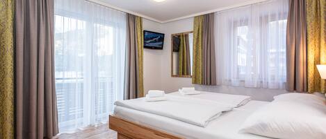 3 bedrooms, free WiFi, bed sheets