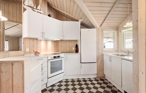 Kühlschrank, Herdplatte, Geschirrspüler