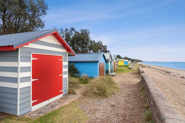 Exterior - Charming 3-bedroom house with WiFi and AC in fabulous Dromana (Dromana)