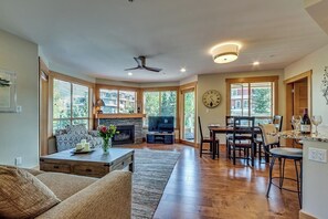 Living area - Heart of Whistler Village-270 Degree Mountain View (Whistler)