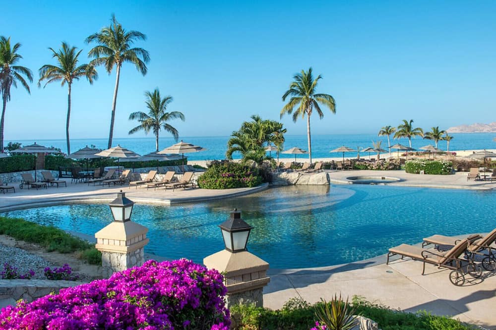 Relaxing Beachfront Condo | Cabo