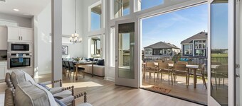 Lux Lakefront with Game-room, Community Pool, Paddleboards, and more!