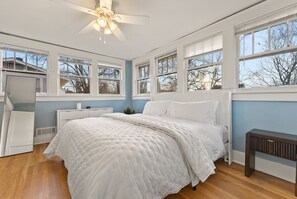 4 bedrooms, free WiFi, bed sheets