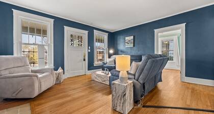 4 KING BEDS Luxurious Historic Home in the Heart of Memphis