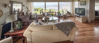 4 bedroom gorgeous home in Atløy