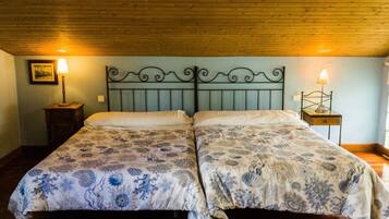 4 slaapkamers, een strijkplank/strijkijzer, gratis wifi, beddengoed