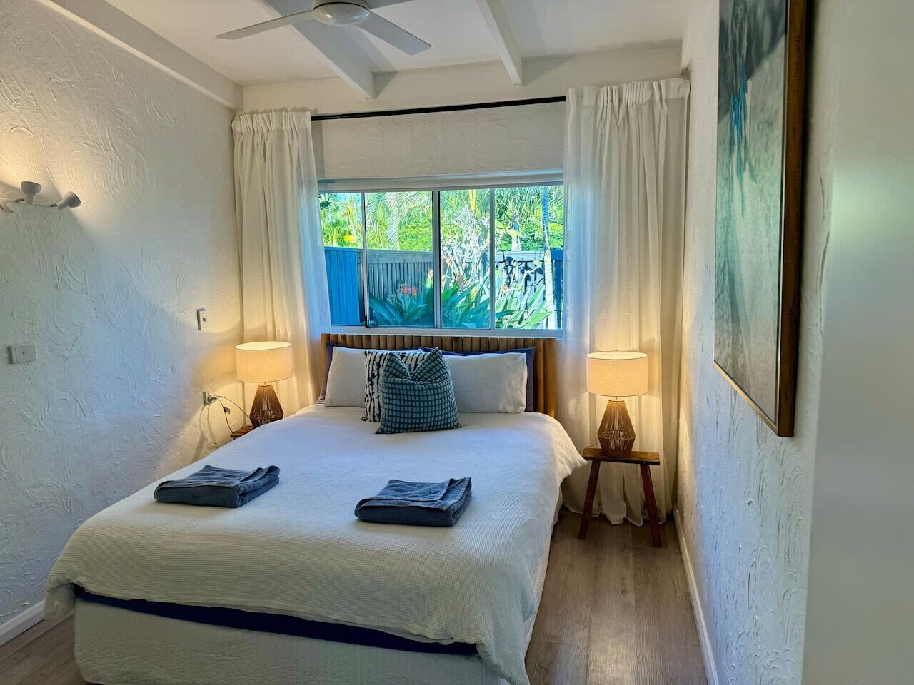 2 bedrooms, desk, iron/ironing board, WiFi