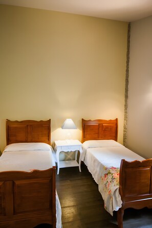 3 sovrum, strykjärn/strykbräda, gratis wi-fi och sängkläder