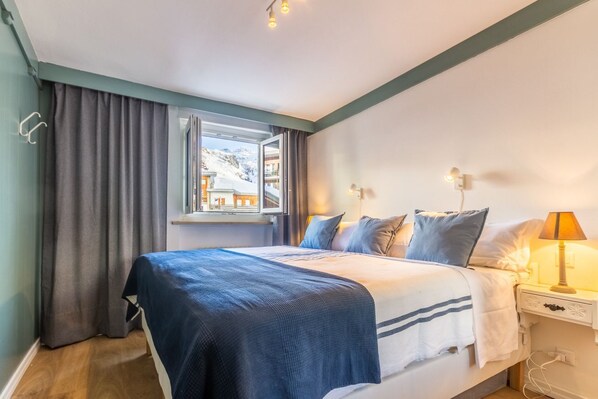 3 bedrooms, WiFi, bed sheets