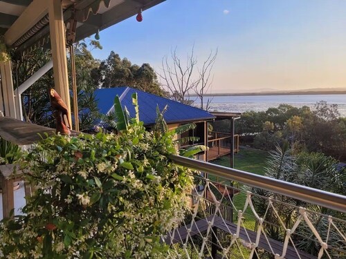 Camp in Style - Waterfront Guesthouse