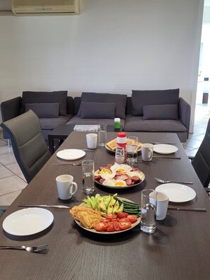 تناول الطعام