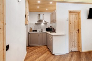 Fridge, microwave, oven, stovetop - Apartment 'Centro Santa Caterina' with Mountain View (Santa Caterina)