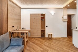 Interior - Apartment 'Centro Santa Caterina' with Mountain View (Santa Caterina)