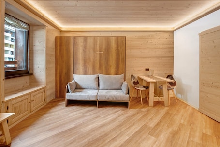TV. Apartment 'Centro Santa Caterina' with Mountain View