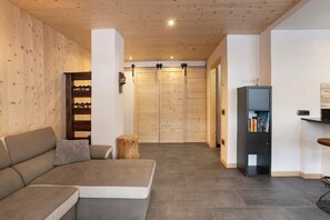 Interior - Apartment 'Camino' with Mountain View and Wi-Fi (Santa Caterina)