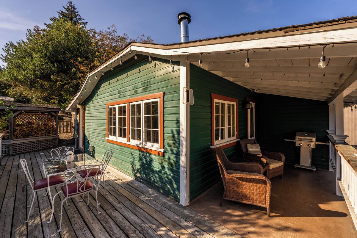 Traditional-Ferienhaus, 2 Schlafzimmer, Blick auf den Jachthafen | Fassade der Unterkunft