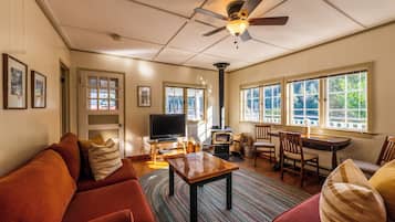 Espace de travail pour ordinateur portable, fer et planche Ă repasser