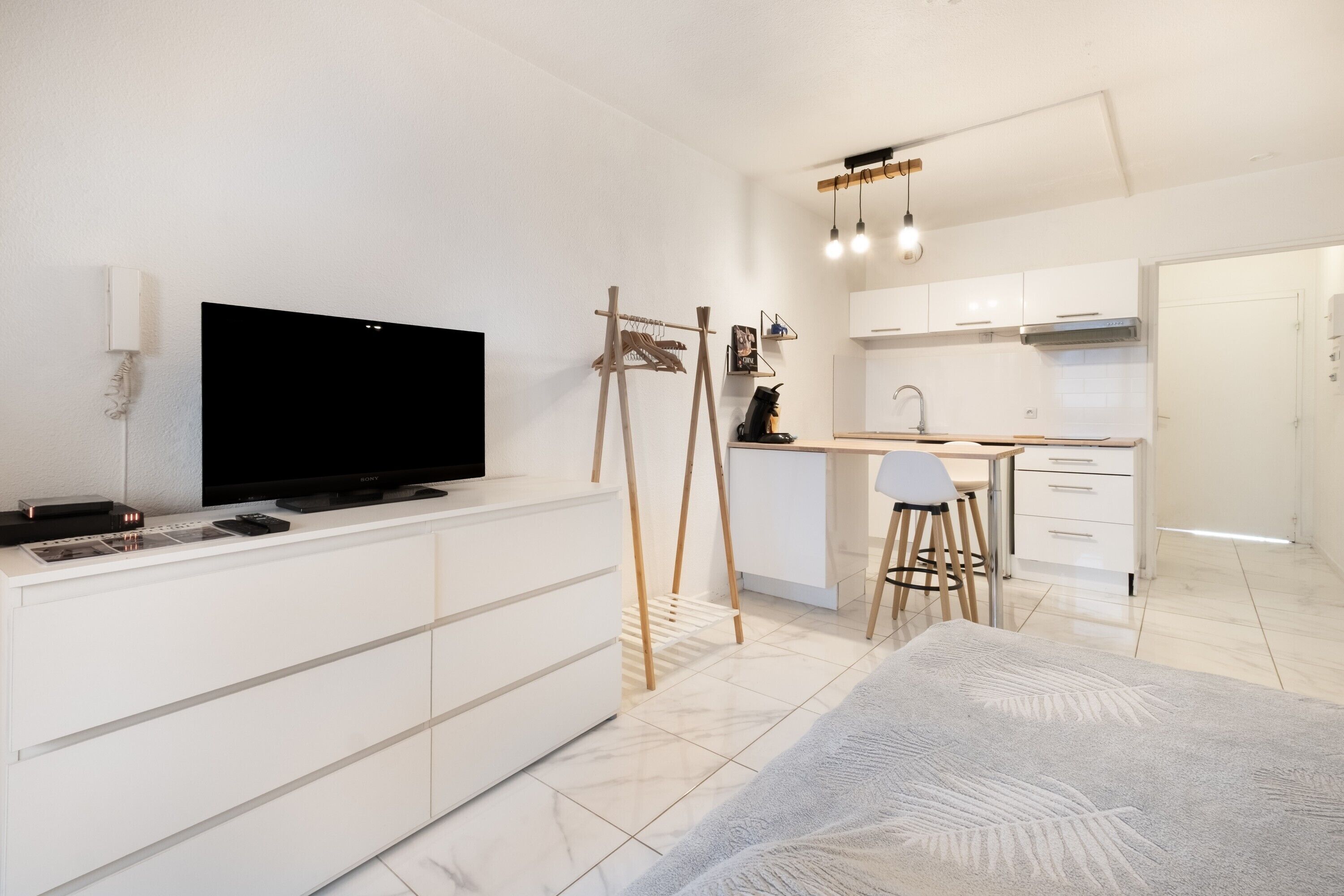 واي فاي مجانًا وملاءات أسرّة