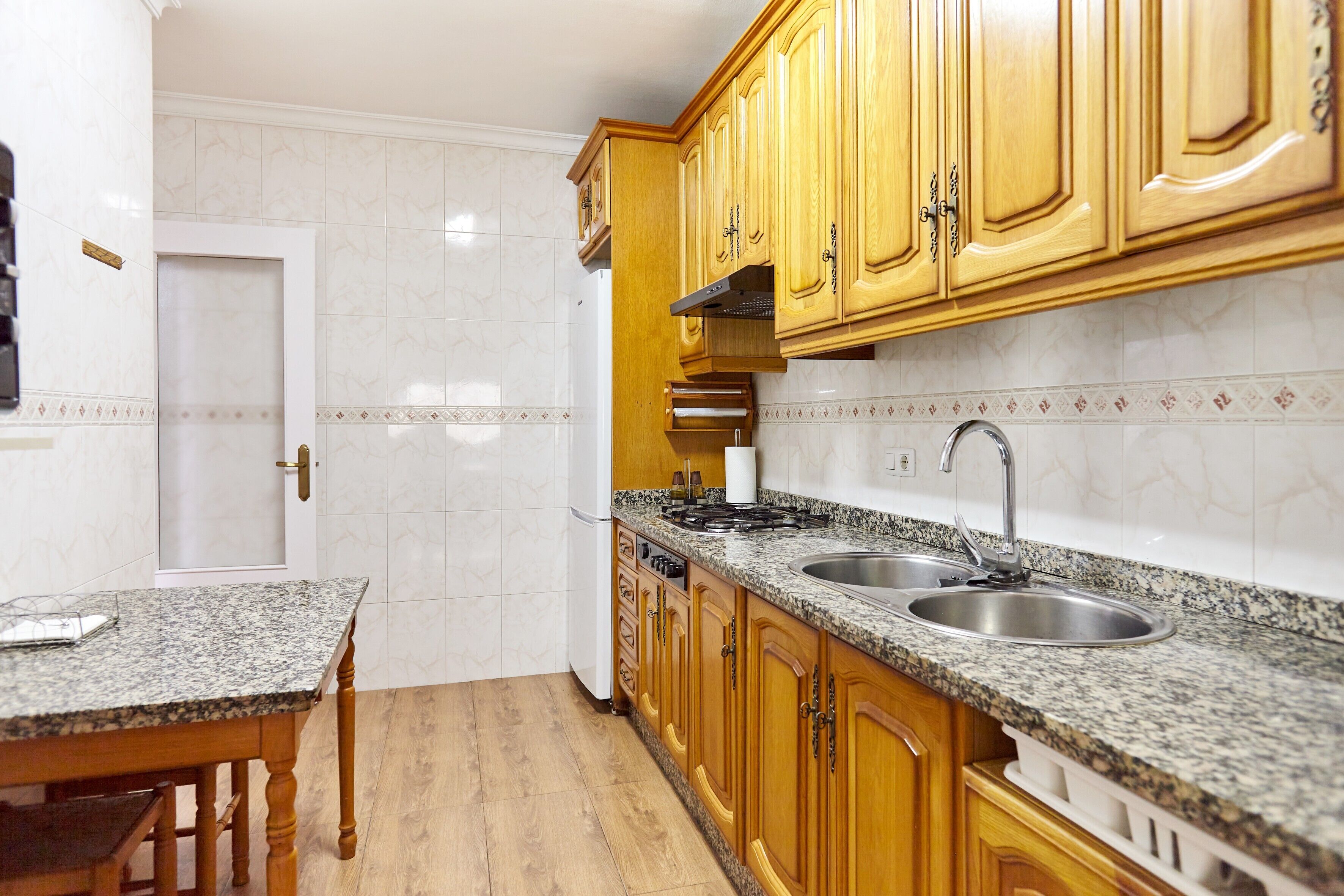 Refrigerador, microondas, horno, placa de cocina