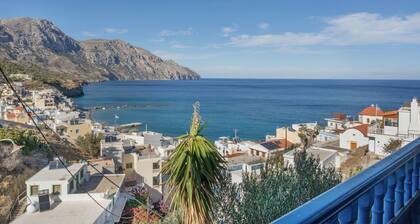 Triple Studio No 2 Apartment with Sea View, Wi-Fi, and Air Conditioning