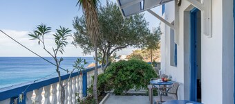 Apartment 'No 2' with Sea View, Wi-Fi and Air Conditioning