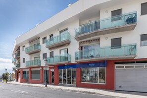 Exterior - Apartment 'Elegante' with Sea View, Balcony and Wi-Fi (Tazacorte)