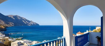 Studio Apartment 'Triple No 1' with Sea View, Wi-Fi and Air Conditioning