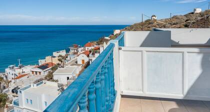 Studio Apartment 'Triple No 2' with Sea View, Wi-Fi and Air Conditioning
