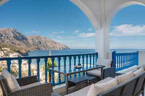 Property grounds - Studio Apartment 'Double No 2' with Sea View, Wi-Fi, and Air Conditioning (Karpathos)