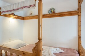 2 chambres, accès au Wi-Fi (inclus), literie fournie