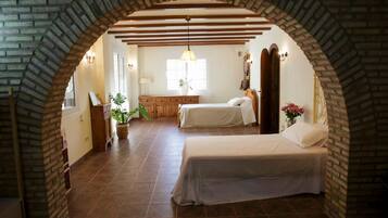 7 habitaciones, tabla de planchar con plancha y wifi gratis