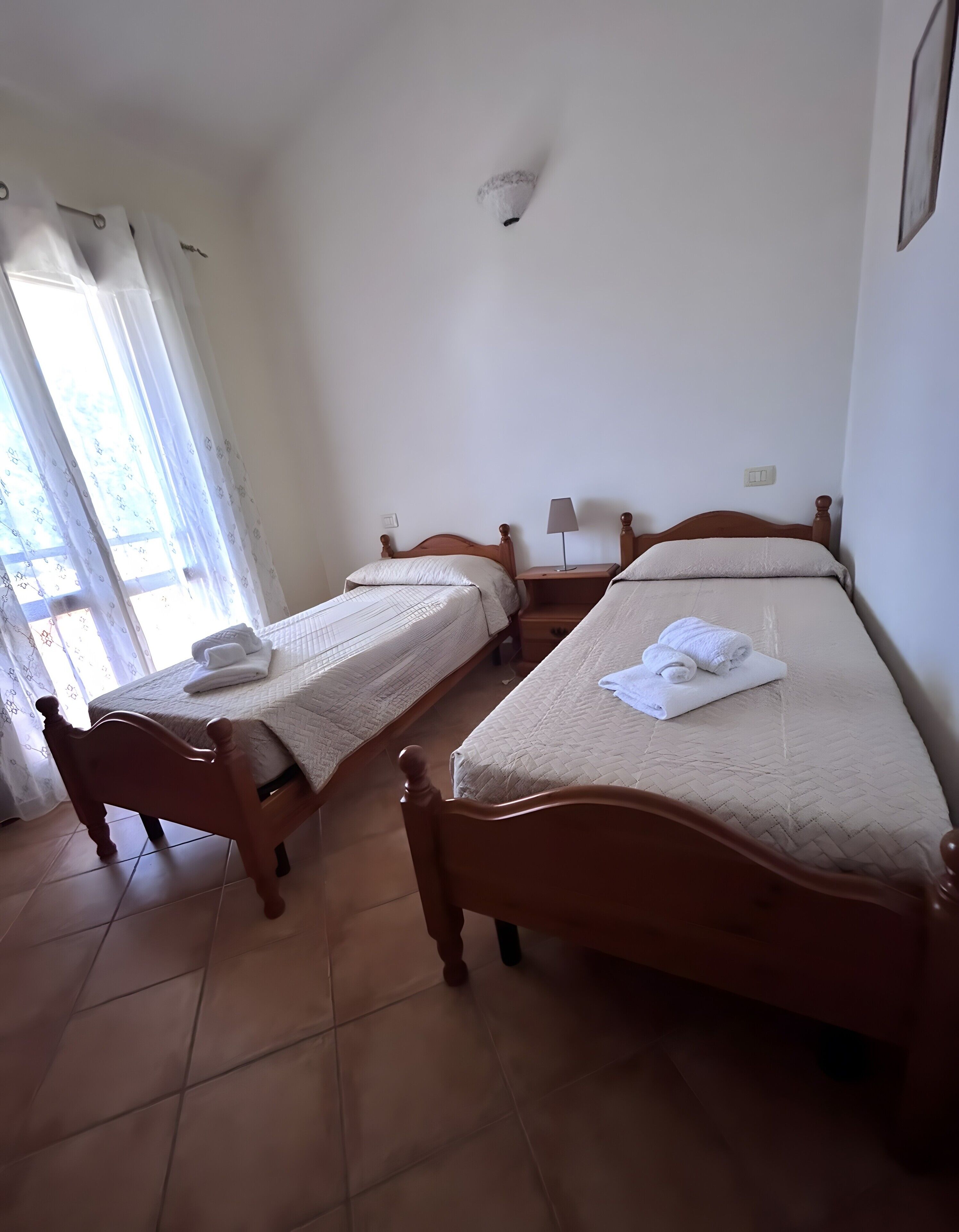 2 chambres, fer et planche à repasser, Wi-Fi, draps fournis