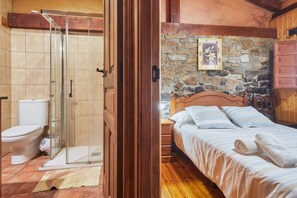 Ducha, secador de pelo, toallas