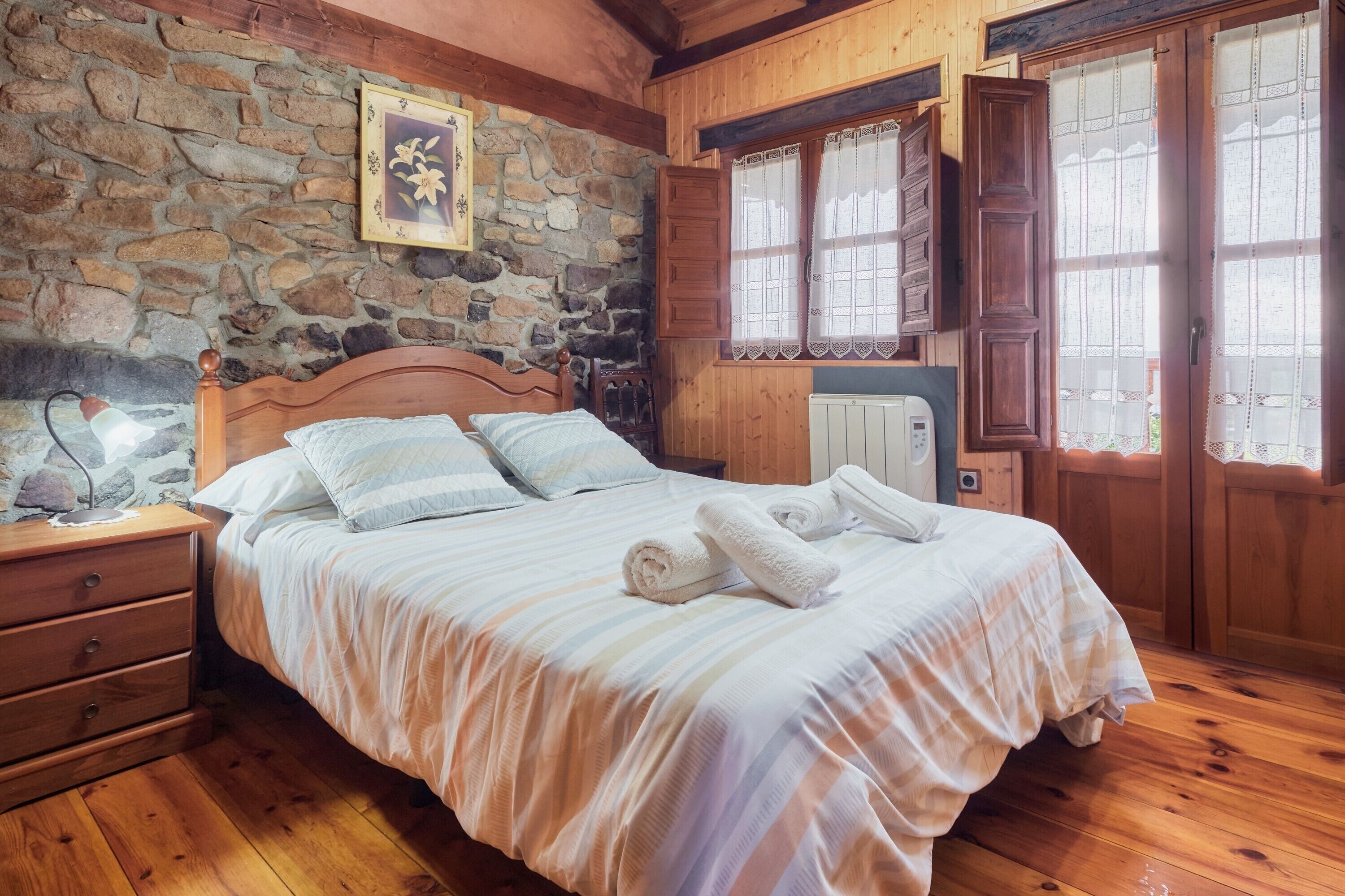 2 habitaciones, tabla de planchar con plancha y wifi gratis 