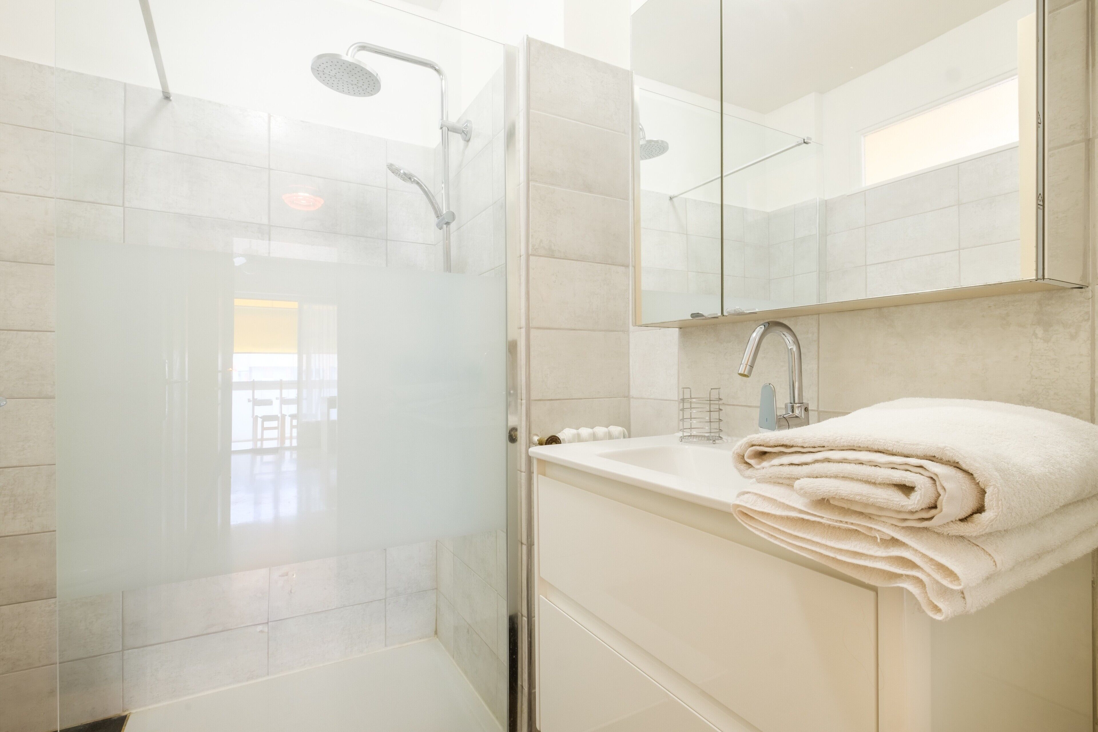 Shower, towels
