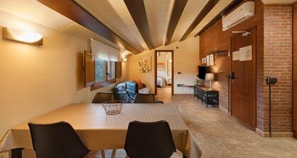 Apartment 'Les Muntades Foc' with Mountain View, Wi-Fi and Air Conditioning