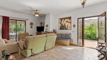 Televisión, chimenea