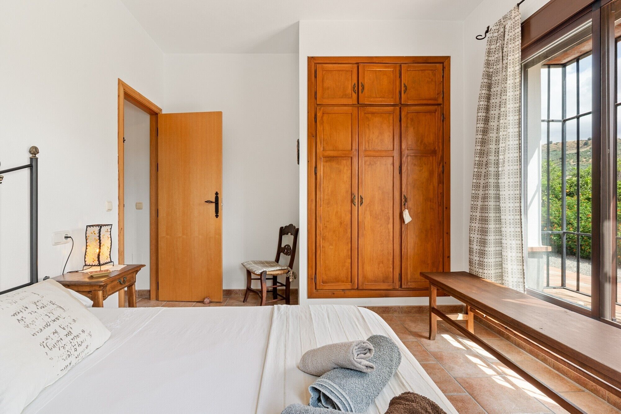 3 habitaciones, tabla de planchar con plancha y wifi gratis 