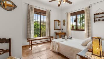 3 habitaciones, tabla de planchar con plancha y wifi gratis