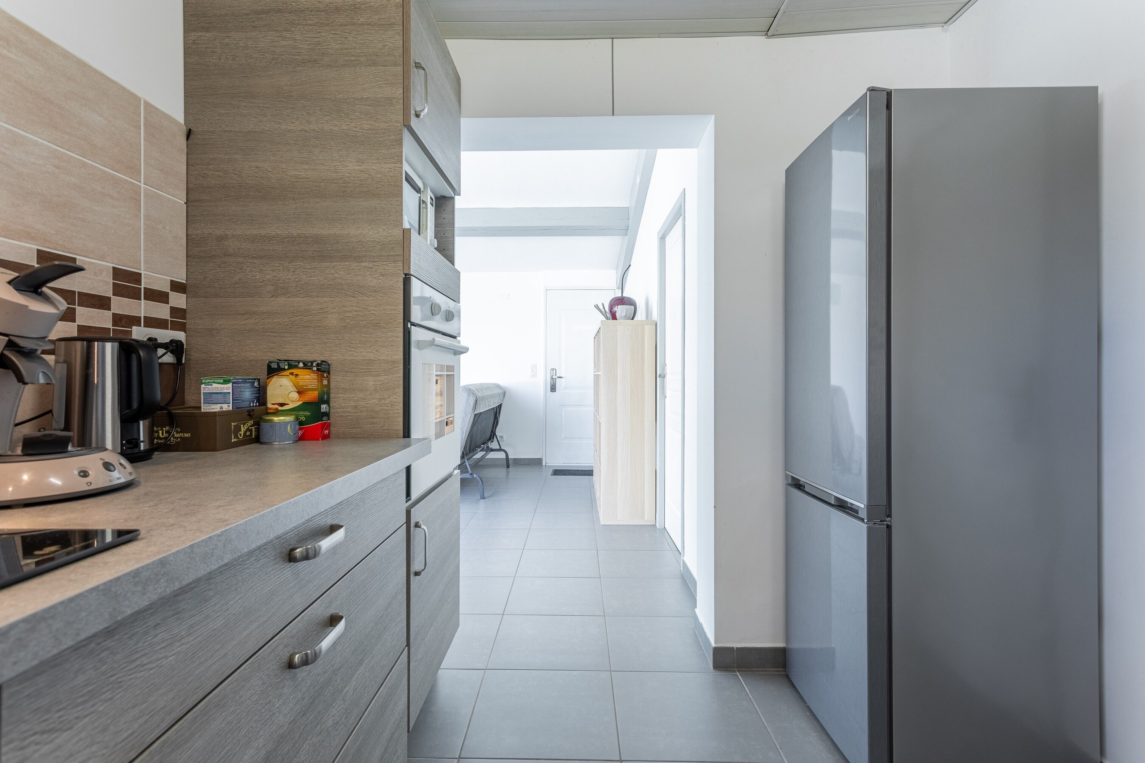 Kühlschrank, Mikrowelle, Ofen, Herdplatte